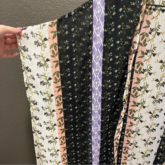 Steve Madden womens Ruffle Duster Printed Kimono With Tie Closure - Picture 9 of 10